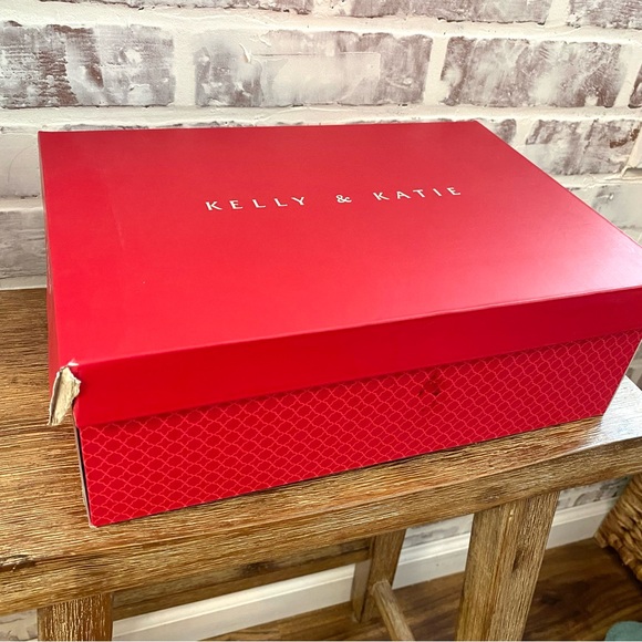 Kelly & Katie • Melicity Sandal • Fawn Beige • Size 8 • Square Toe, Block Heel - Picture 12 of 13